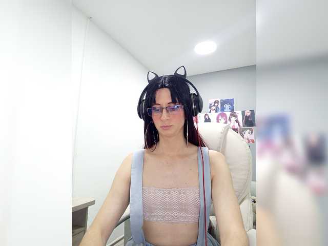 Live sex webcam photo for kim-edwards #275617508