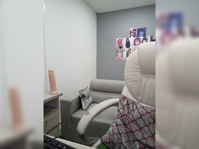 Live sex webcam photo for kim-edwards #275687607