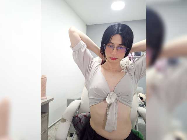 Live sex webcam photo for kim-edwards #275711122