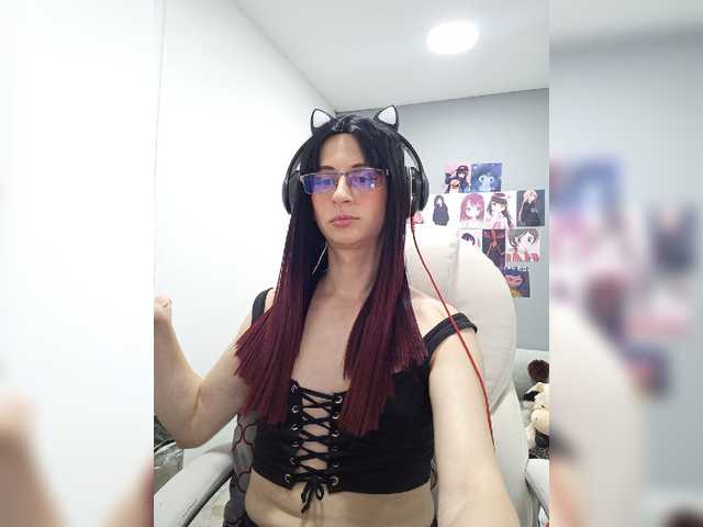 Live sex webcam photo for kim-edwards #275897576