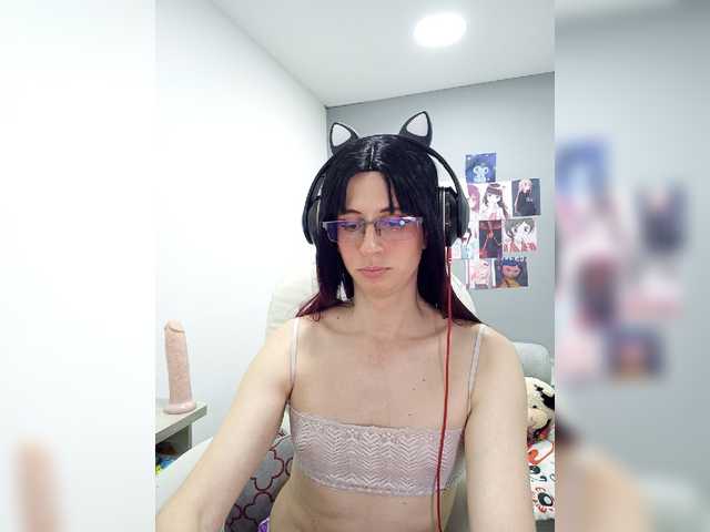 Live sex webcam photo for kim-edwards #275908213