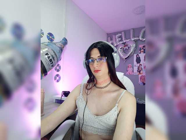 Live sex webcam photo for kim-edwards #277095199