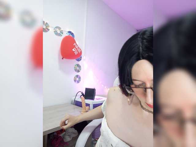 Live sex webcam photo for kim-edwards #277363382