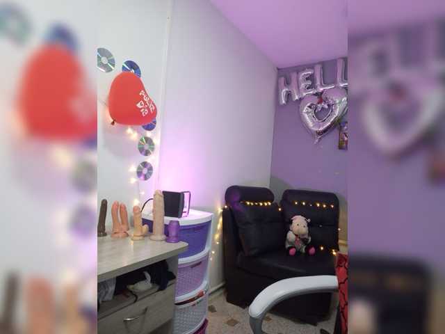 Live sex webcam photo for kim-edwards #277391670