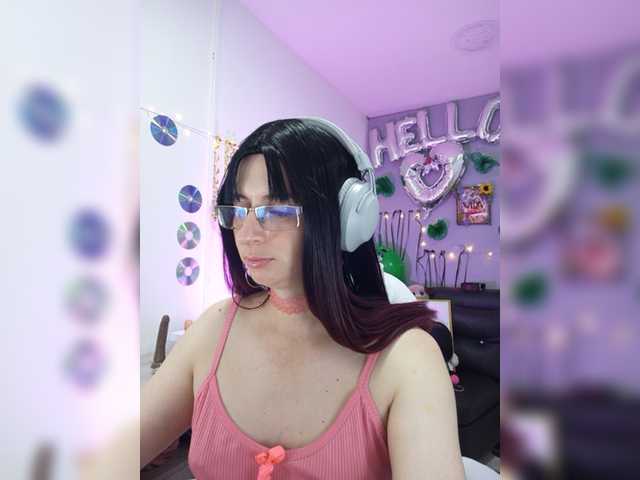 Live sex webcam photo for kim-edwards #277565714