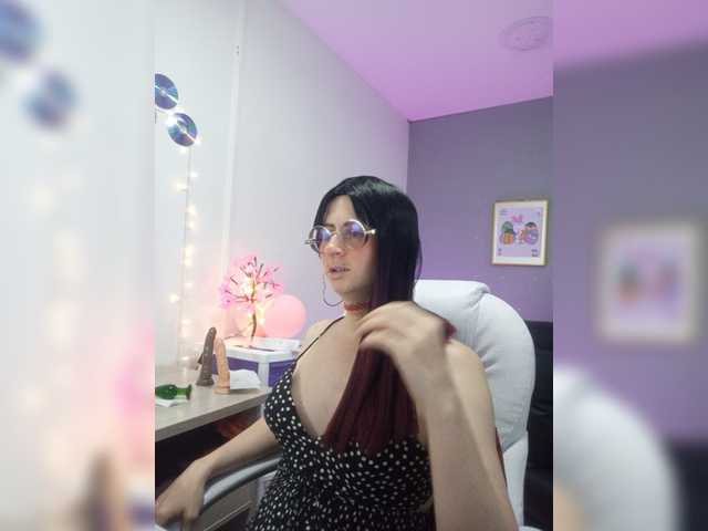 Live sex webcam photo for kim-edwards #277713814