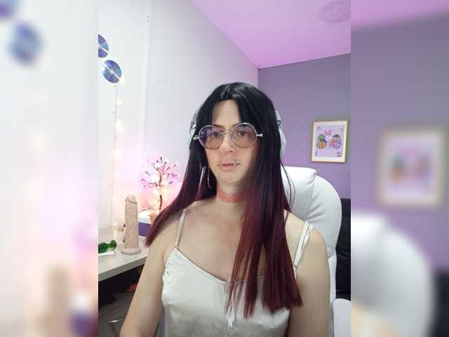 Live sex webcam photo for kim-edwards #277725825