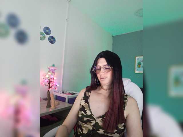 Live sex webcam photo for kim-edwards #277922874