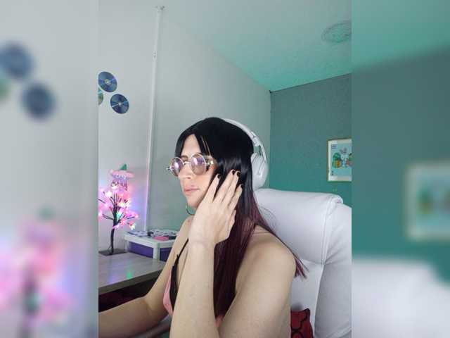 Live sex webcam photo for kim-edwards #277929340