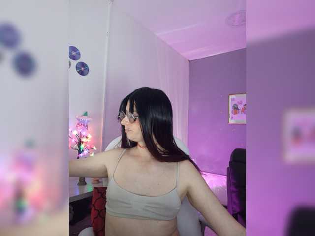 Live sex webcam photo for kim-edwards #277936274