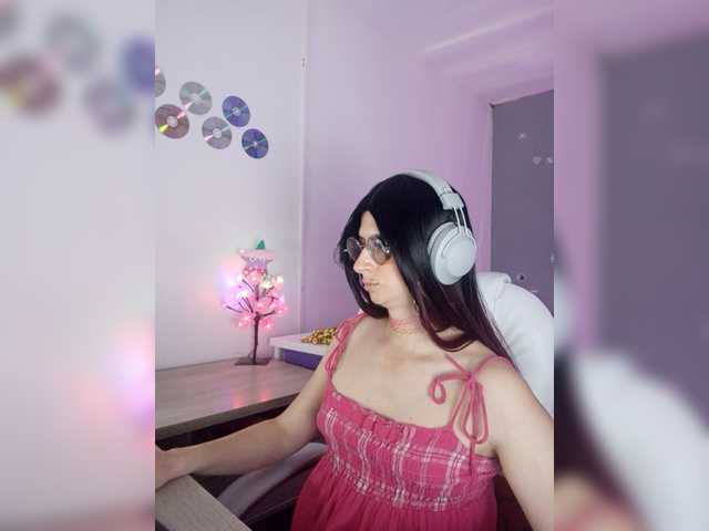 Live sex webcam photo for kim-edwards #277967947