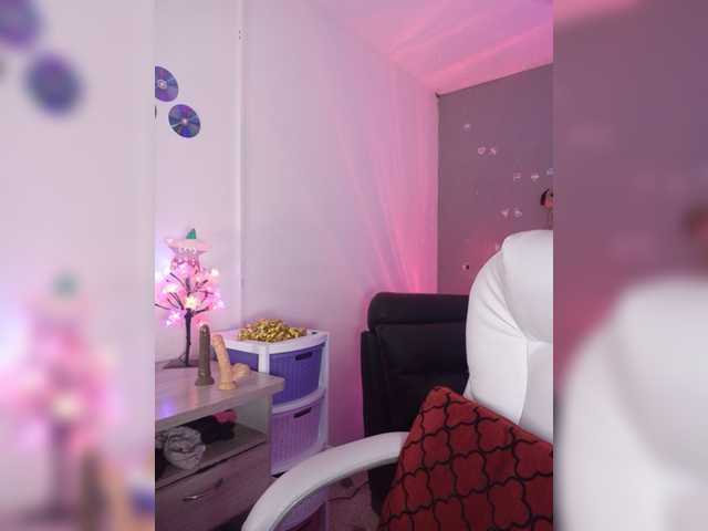 Live sex webcam photo for kim-edwards #278028400