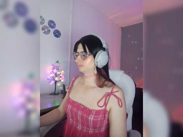 Live sex webcam photo for kim-edwards #278052726