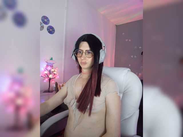 Live sex webcam photo for kim-edwards #278065827