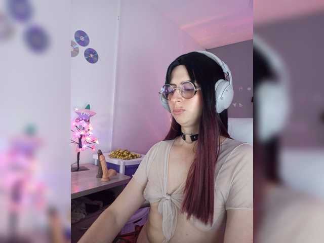 Live sex webcam photo for kim-edwards #278097733