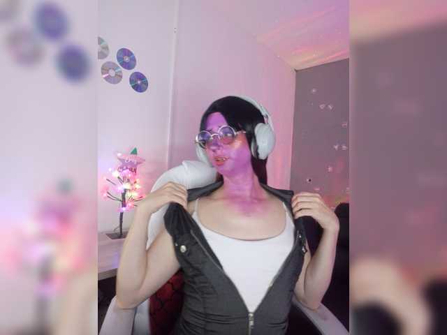 Live sex webcam photo for kim-edwards #278118331