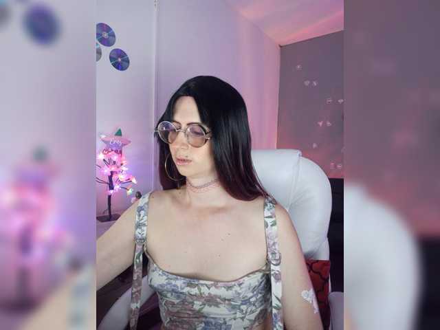 Live sex webcam photo for kim-edwards #278125125