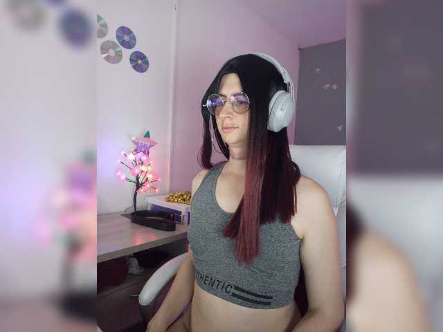 Live sex webcam photo for kim-edwards #278162300