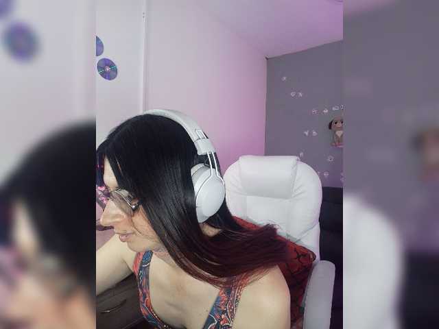 Live sex webcam photo for kim-edwards #278167670