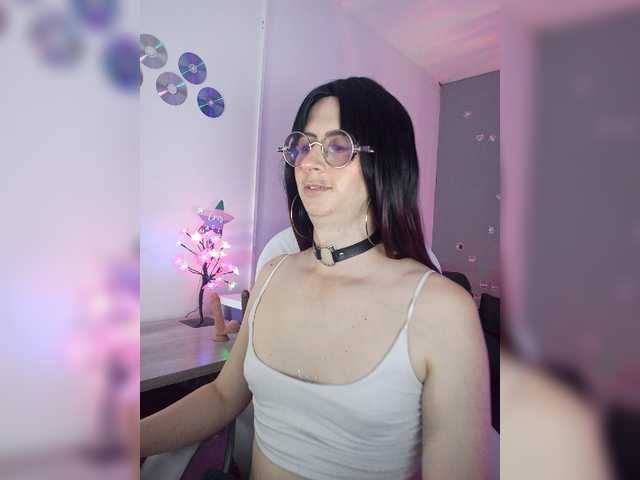 Live sex webcam photo for kim-edwards #278199032