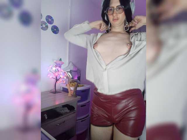 Live sex webcam photo for kim-edwards #278232766