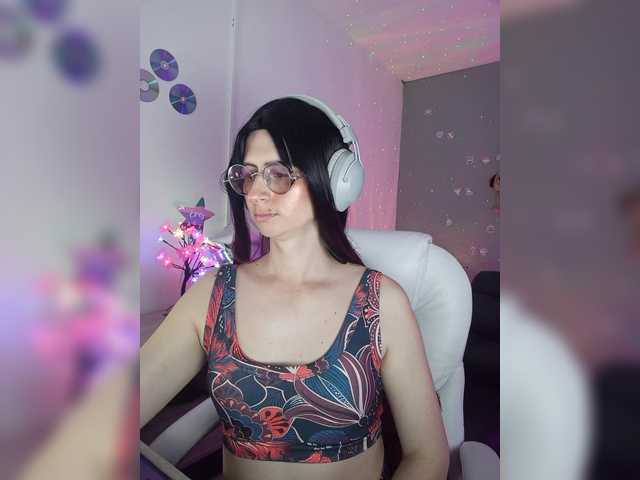 Live sex webcam photo for kim-edwards #278242857