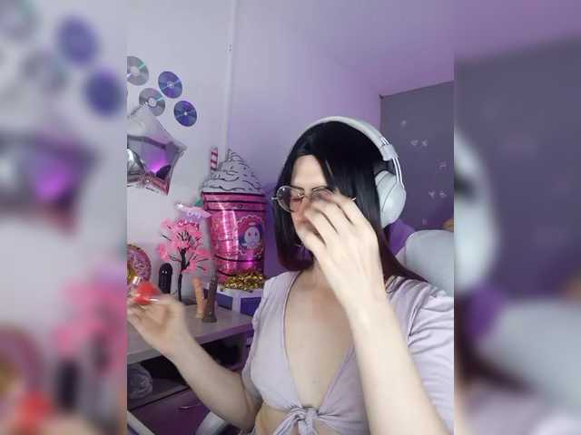 Live sex webcam photo for kim-edwards #278294254