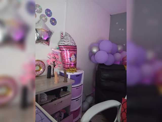 Live sex webcam photo for kim-edwards #278304029