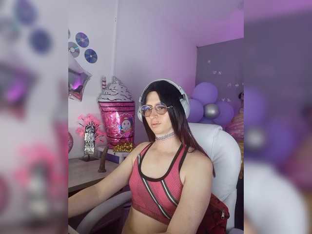 Live sex webcam photo for kim-edwards #286195261