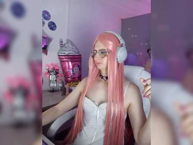 Live sex webcam photo for kim-edwards #287569011