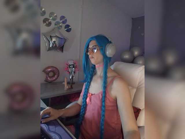 Live sex webcam photo for kim-edwards #289317548