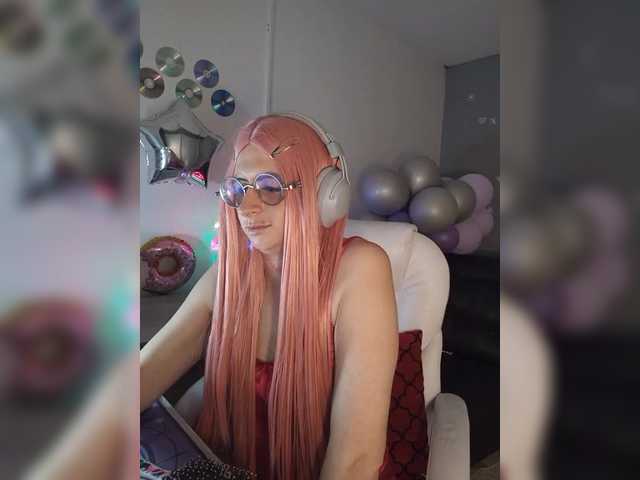 Live sex webcam photo for kim-edwards #289324162