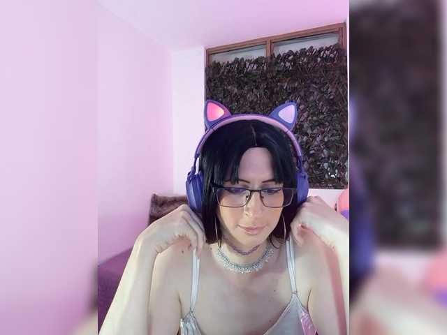 Live sex webcam photo for kim-edwards #290644488