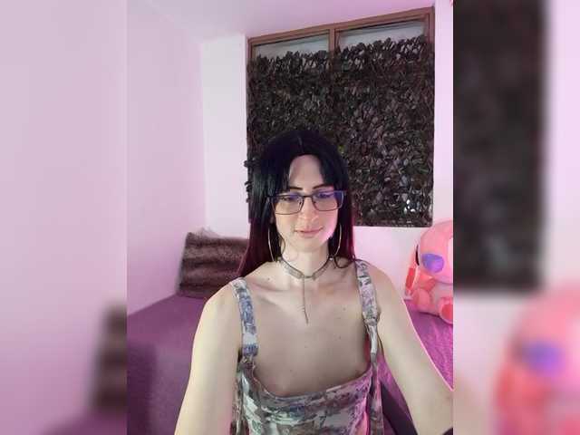 Live sex webcam photo for kim-edwards #290650681