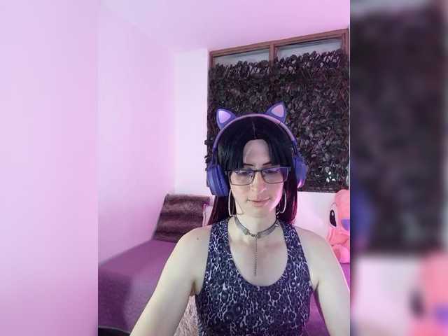 Live sex webcam photo for kim-edwards #290664831