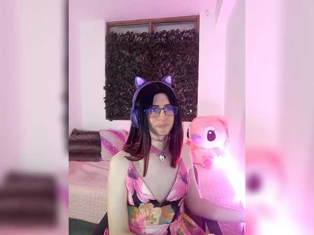 Live sex webcam photo for kim-edwards #290687439