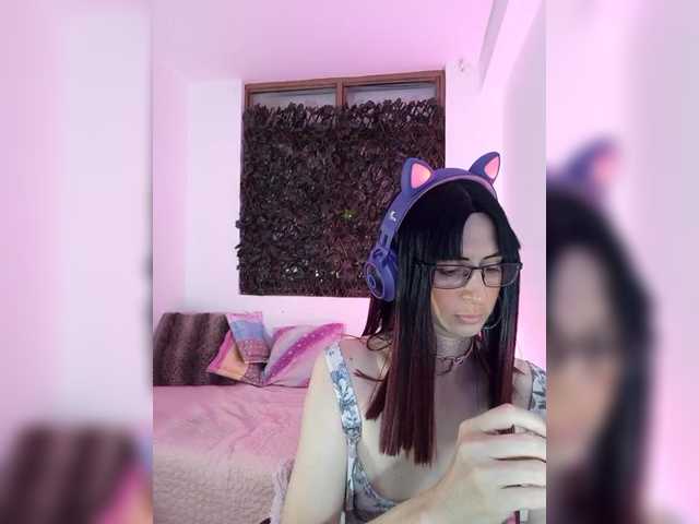 Live sex webcam photo for kim-edwards #290713139