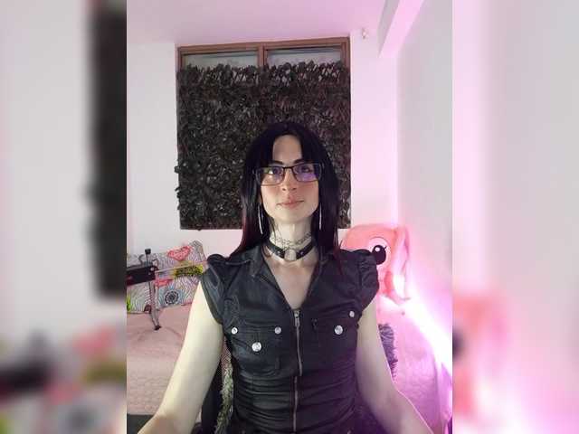 Live sex webcam photo for kim-edwards #290802608