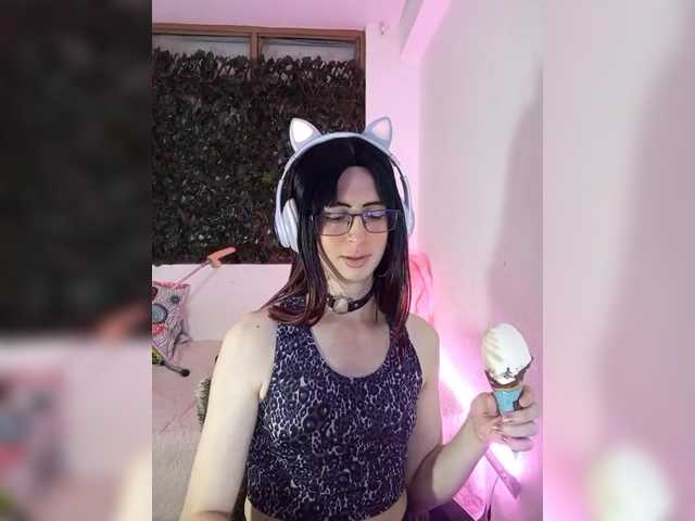 Live sex webcam photo for kim-edwards #290872234