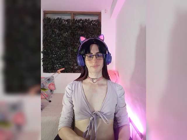 Live sex webcam photo for kim-edwards #290881361