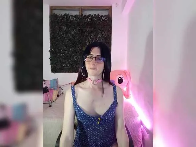 Live sex webcam photo for kim-edwards #290974496