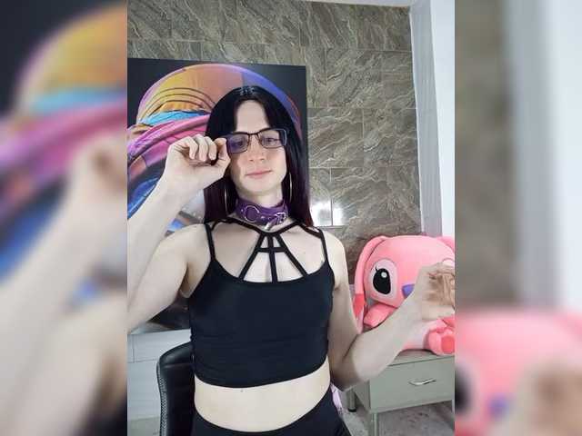 Live sex webcam photo for kim-edwards #291195229