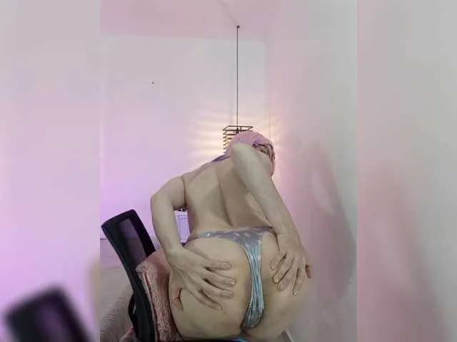 Live sex webcam photo for kim-edwards #293016121