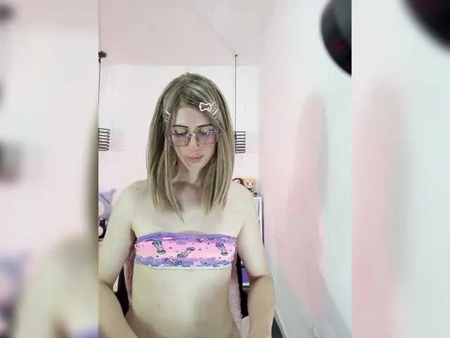 Live sex webcam photo for kim-edwards #293431871