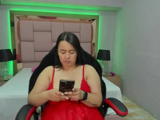 Live sex webcam photo for kim-garam #276628599