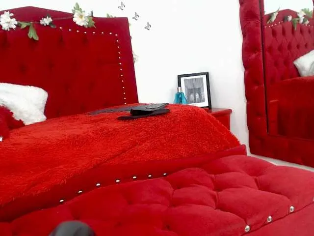 Live sex webcam photo for kim-zuluaga69 #273526525