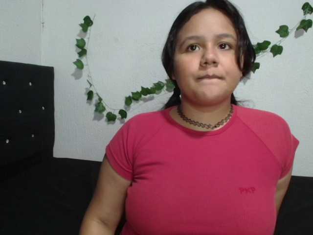 Live sex webcam photo for kimkamilateen #276352508