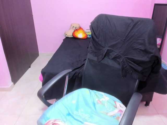 Live sex webcam photo for kimmi-doll #271693850