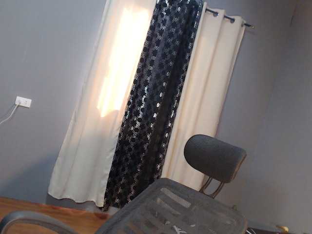 Live sex webcam photo for kimmyhottie #291910385