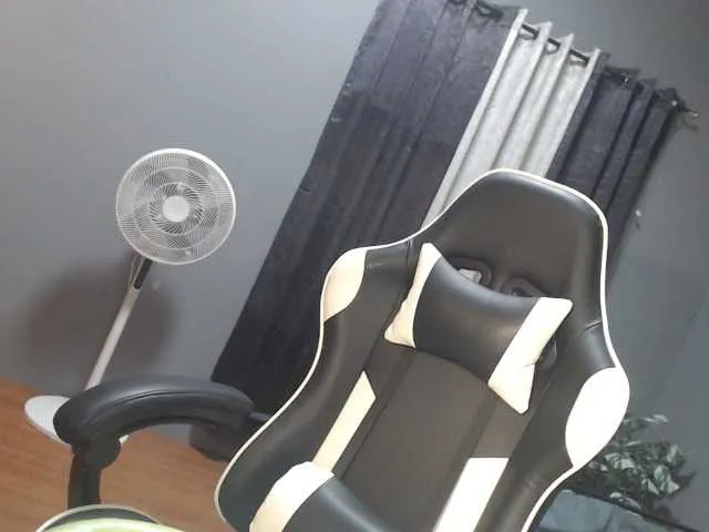 Live sex webcam photo for kimmyhottie #292209835